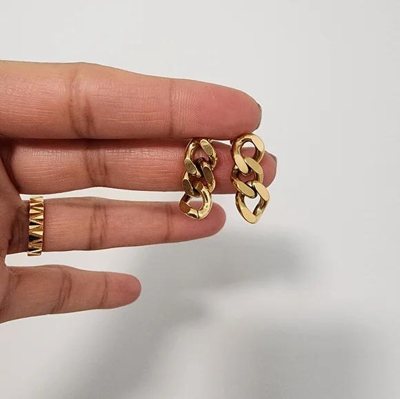 New 18k Gold Earrings! - Picture 4 of 4